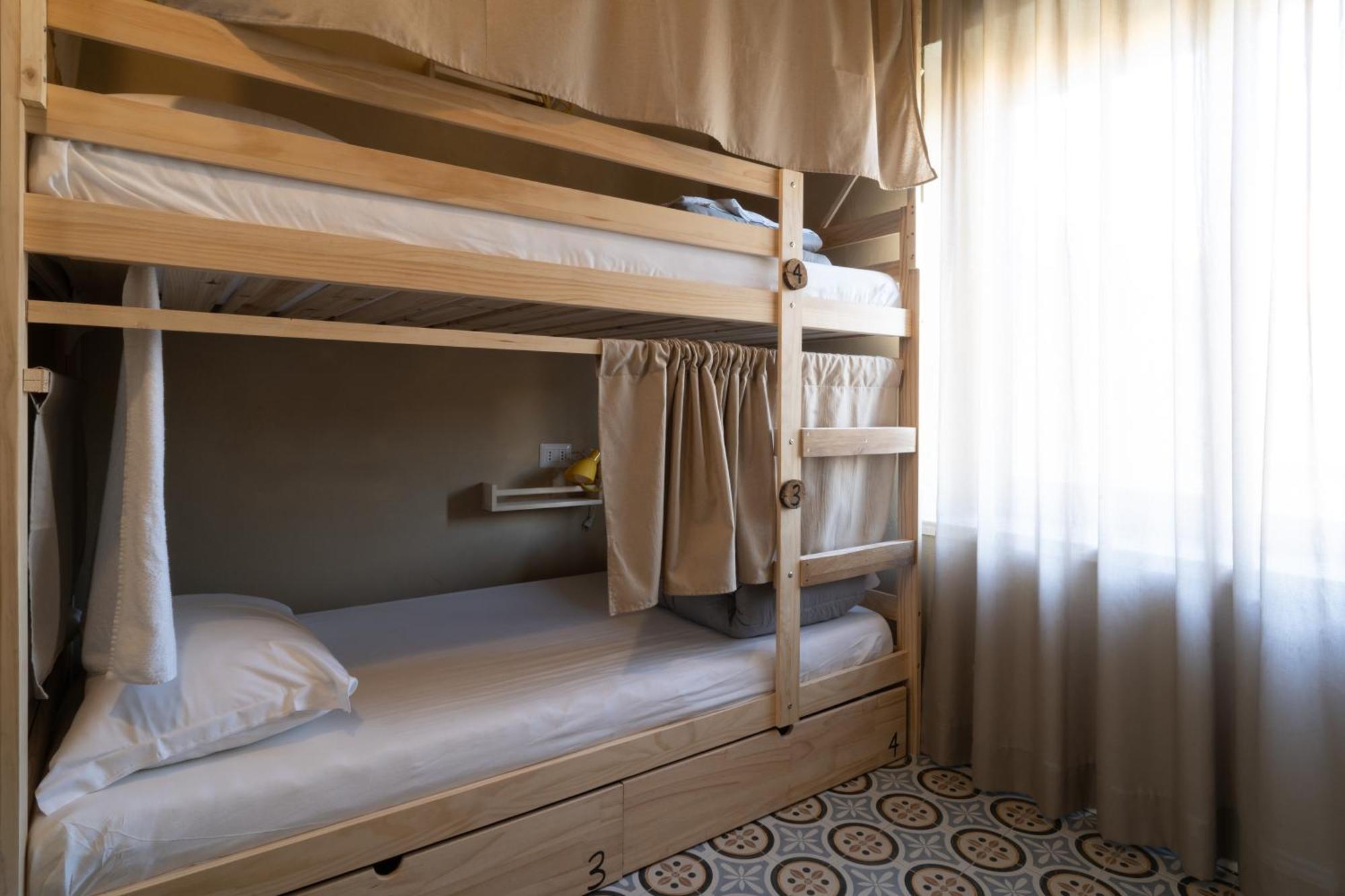 Bed in een Vrouwenslaapzaal met 4 Bedden